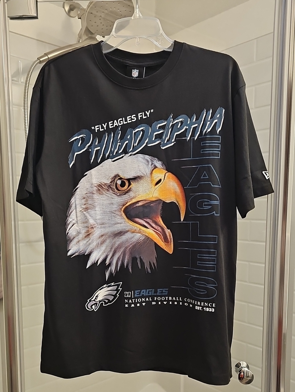 New Era NFL Men's Philadelphia Eagles Graphic Tee. NWT. Size Small.